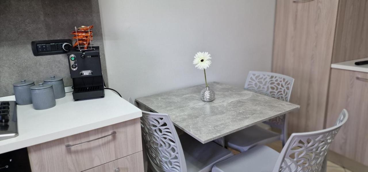Fashion House Napoli Apartment Exterior photo